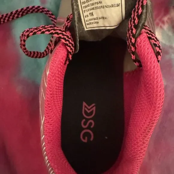 DSG girls Pink and Silver Soccer shoes, Cleats size 11k - Picture 8 of 12